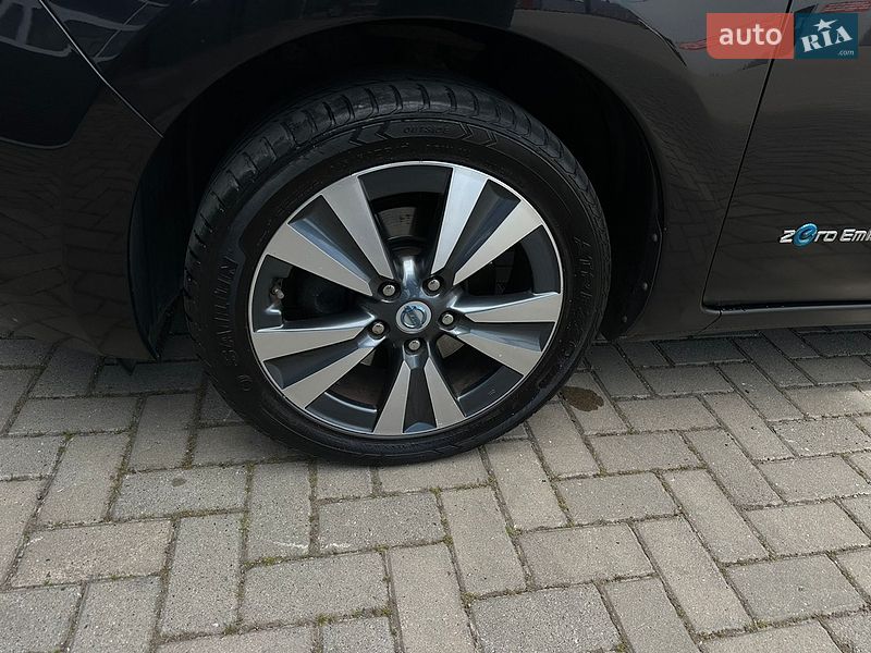 Хэтчбек Nissan Leaf 2014 в Мукачево
