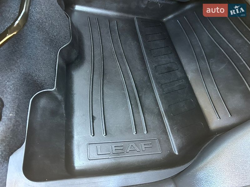 Хэтчбек Nissan Leaf 2023 в Ровно