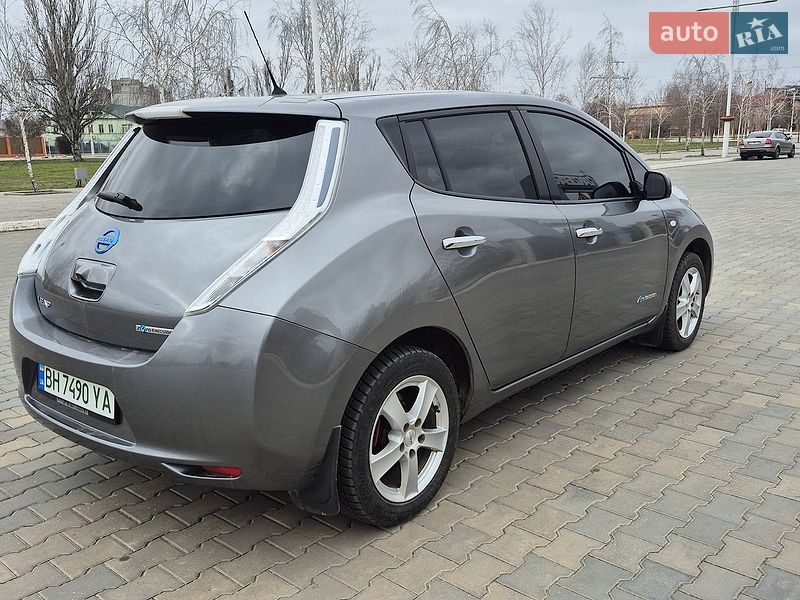 Хэтчбек Nissan Leaf 2016 в Измаиле