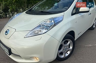 Хэтчбек Nissan Leaf 2012 в Южноукраинске