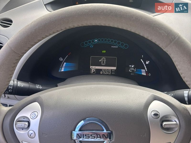 Хэтчбек Nissan Leaf 2012 в Южноукраинске