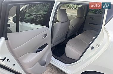 Хэтчбек Nissan Leaf 2012 в Южноукраинске