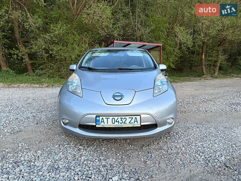 Хэтчбек Nissan Leaf 2012 в Ивано-Франковске