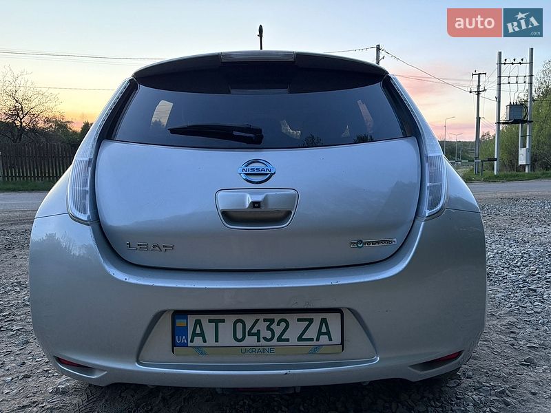 Хэтчбек Nissan Leaf 2012 в Ивано-Франковске