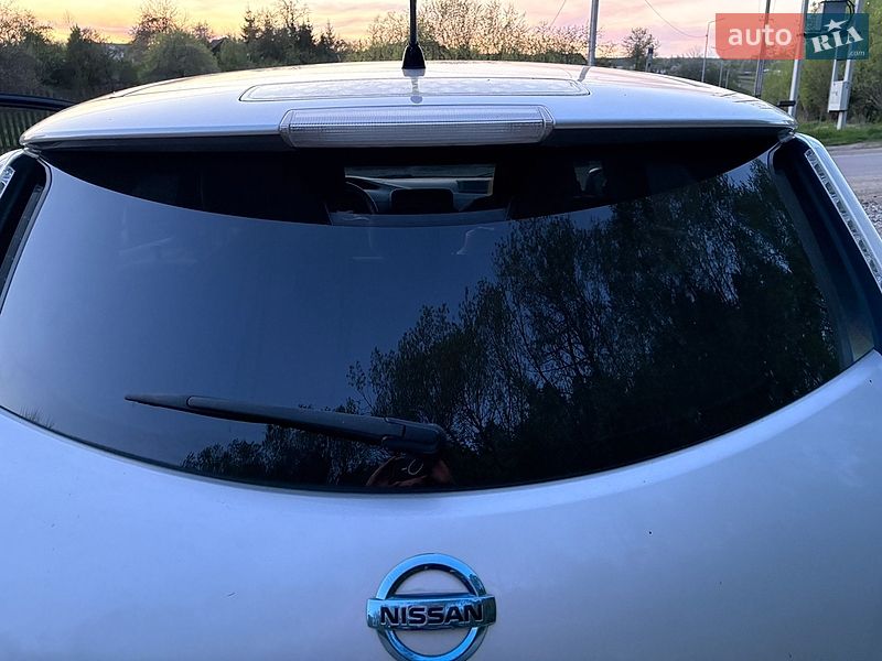 Хэтчбек Nissan Leaf 2012 в Ивано-Франковске