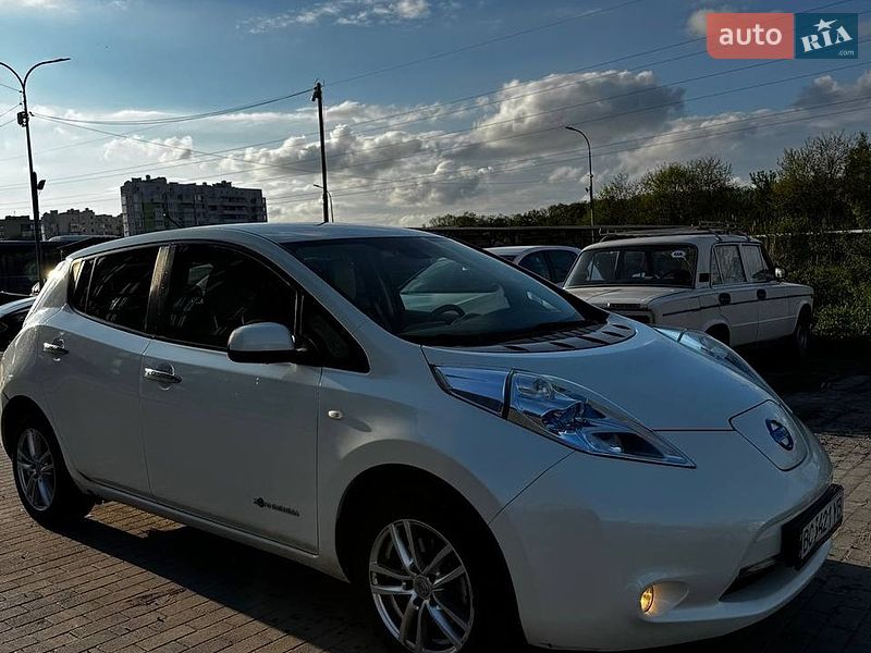 Хетчбек Nissan Leaf 2011 в Львові