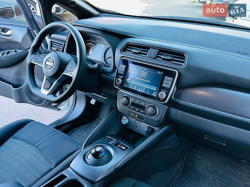 Хэтчбек Nissan Leaf 2024 в Харькове