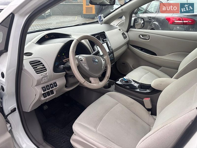 Хэтчбек Nissan Leaf 2013 в Киеве