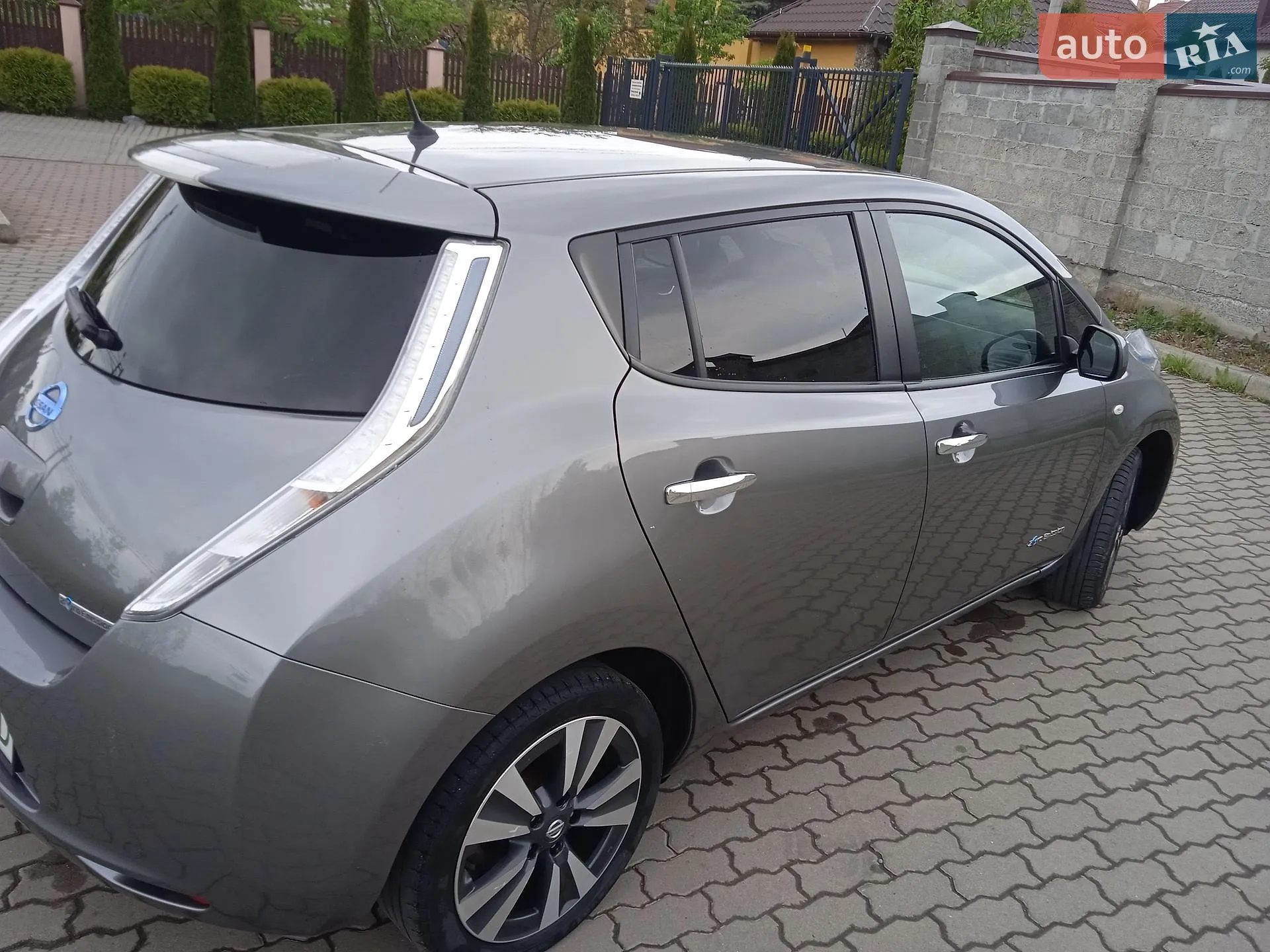 2016 Nissan Leaf - мініатюра 2