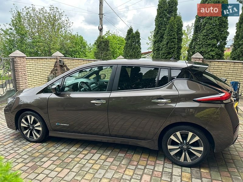 Хэтчбек Nissan Leaf 2018 в Черновцах