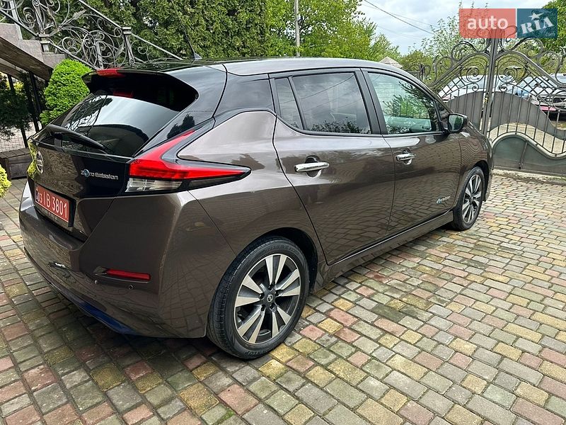 Хэтчбек Nissan Leaf 2018 в Черновцах