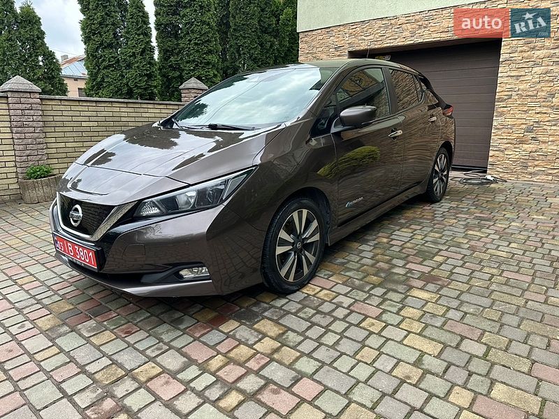 Хэтчбек Nissan Leaf 2018 в Черновцах