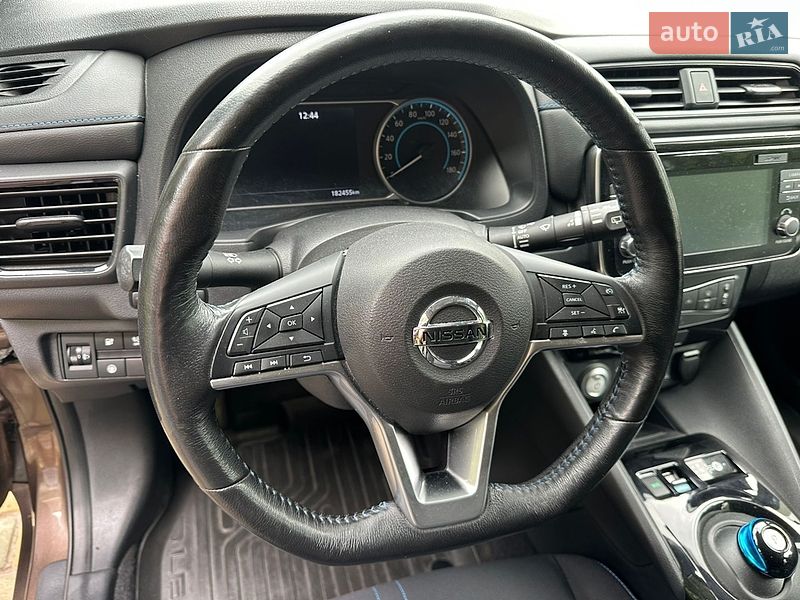 Хэтчбек Nissan Leaf 2018 в Черновцах
