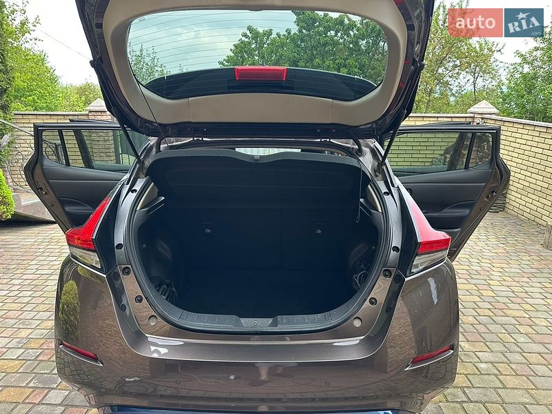 Хэтчбек Nissan Leaf 2018 в Черновцах