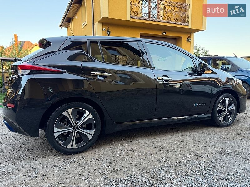 Хэтчбек Nissan Leaf 2019 в Львове