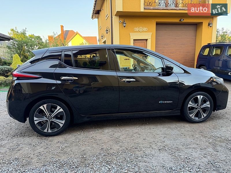 Хэтчбек Nissan Leaf 2019 в Львове