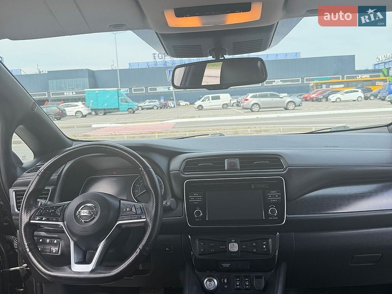 Хэтчбек Nissan Leaf 2018 в Днепре