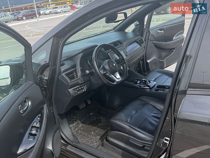 Хэтчбек Nissan Leaf 2018 в Днепре