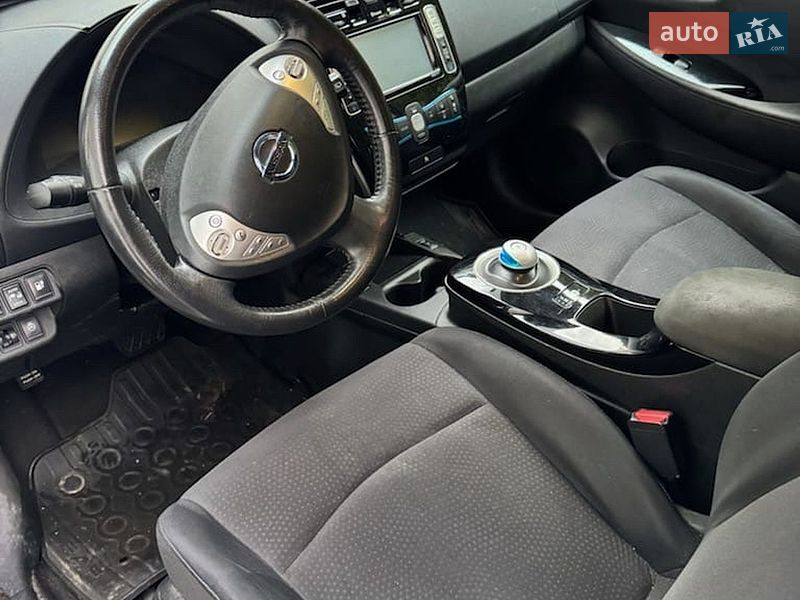 Хэтчбек Nissan Leaf 2014 в Калуше