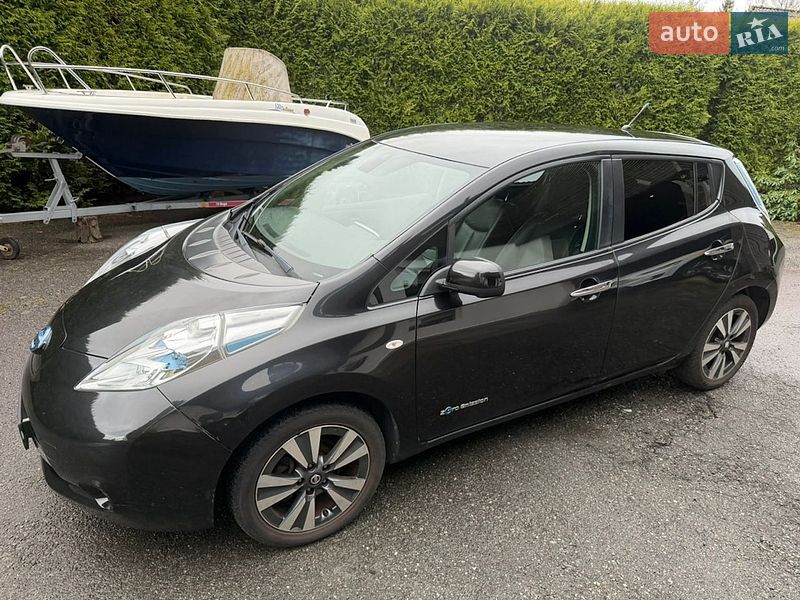 Хэтчбек Nissan Leaf 2014 в Умани