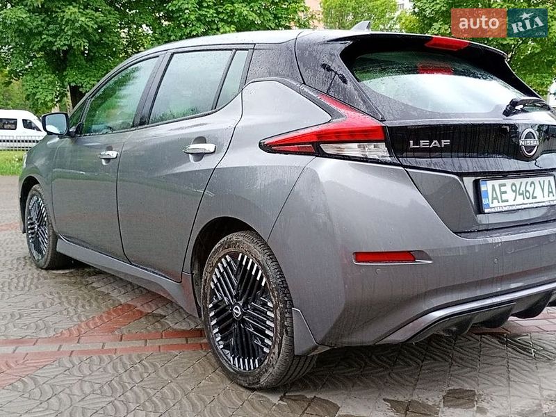 Хетчбек Nissan Leaf 2023 в Дніпрі