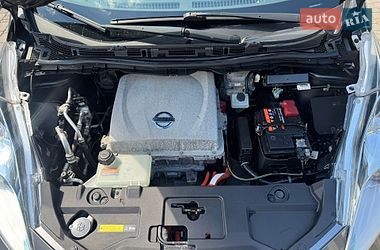 Хетчбек Nissan Leaf 2015 в Чернівцях