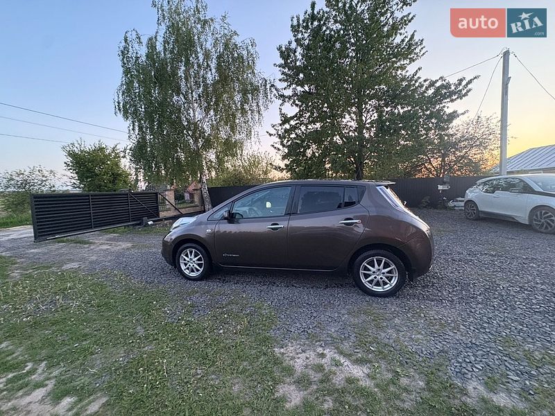 Хэтчбек Nissan Leaf 2016 в Луцке