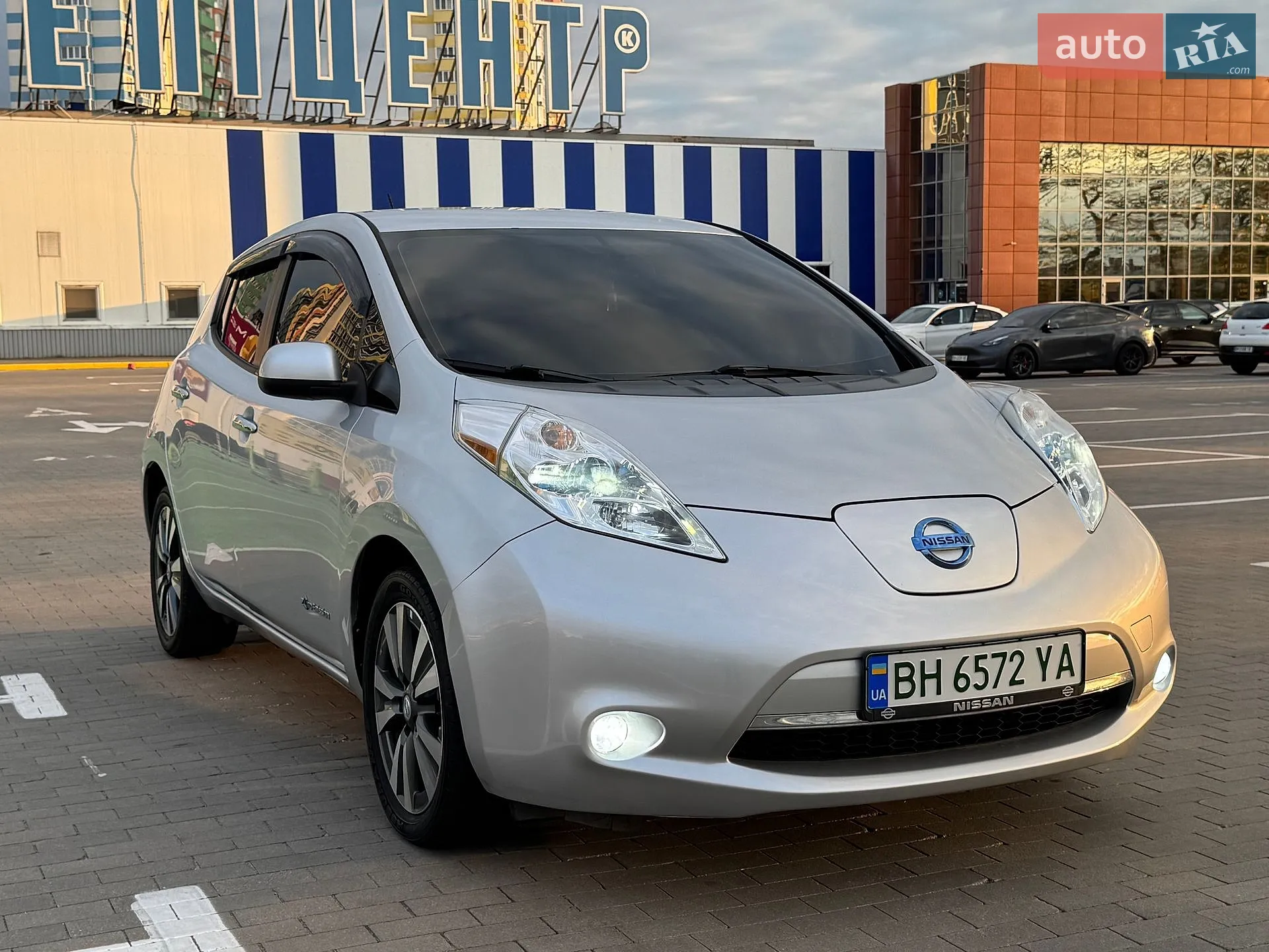 2015 Nissan Leaf - мініатюра 12