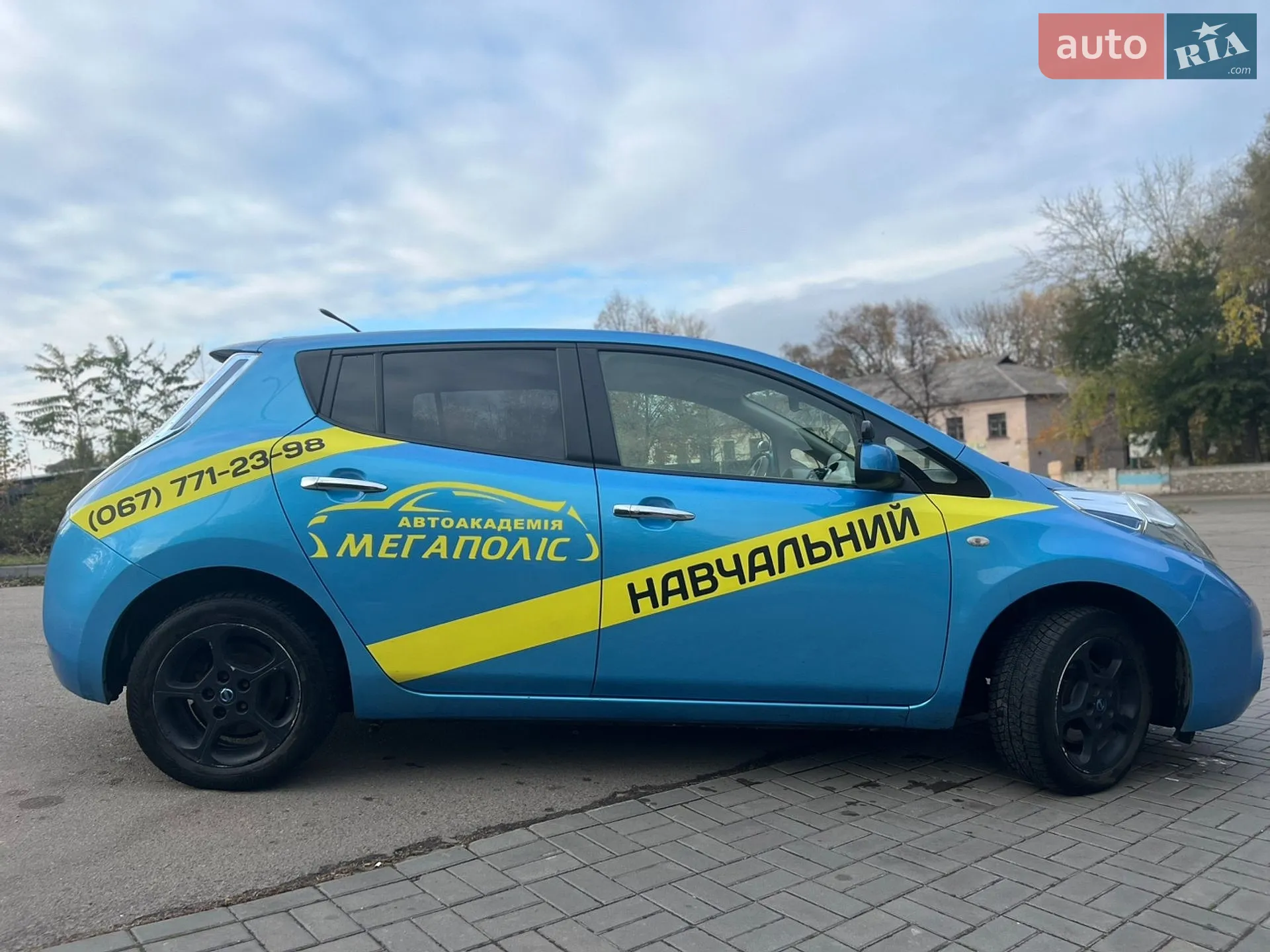 2011 Nissan Leaf - мініатюра 4