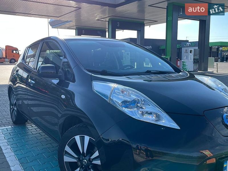 Хэтчбек Nissan Leaf 2016 в Луцке