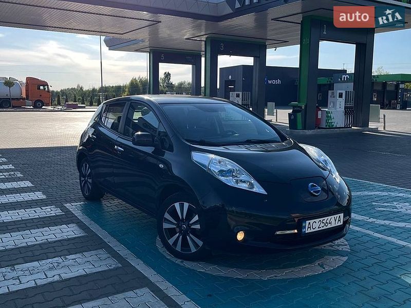 Хэтчбек Nissan Leaf 2016 в Луцке