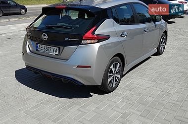 Хетчбек Nissan Leaf 2018 в Дніпрі