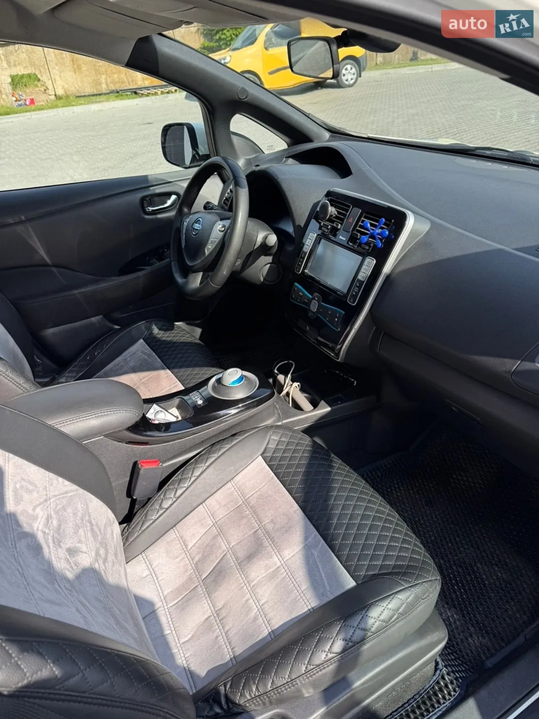 2013 Nissan Leaf - мініатюра 12