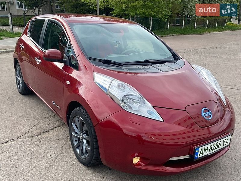 Хэтчбек Nissan Leaf 2015 в Житомире