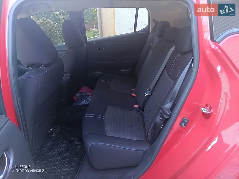 Хетчбек Nissan Leaf 2019 в Городку