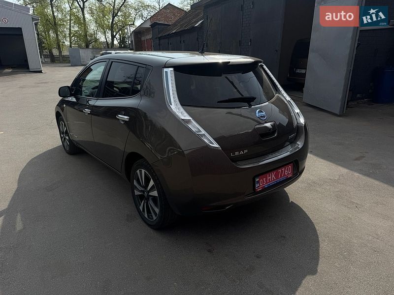 Хэтчбек Nissan Leaf 2015 в Кременчуге