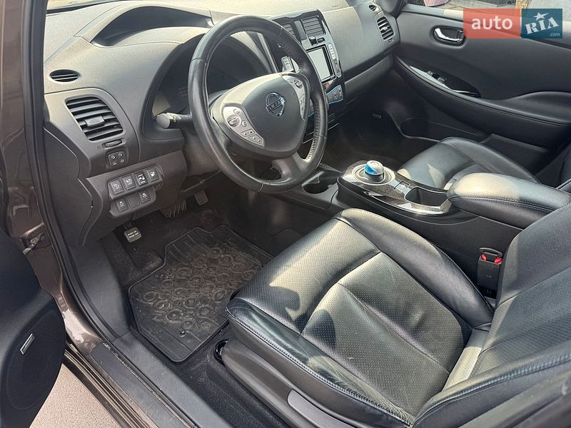 Хэтчбек Nissan Leaf 2015 в Кременчуге