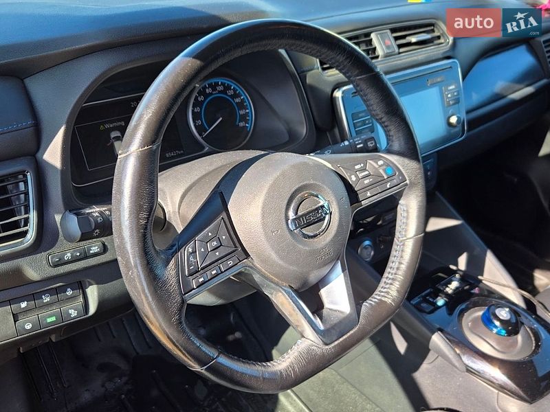 Хэтчбек Nissan Leaf 2019 в Черновцах