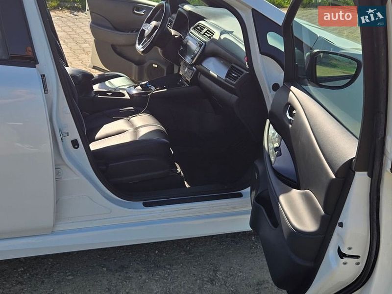 Хэтчбек Nissan Leaf 2019 в Черновцах