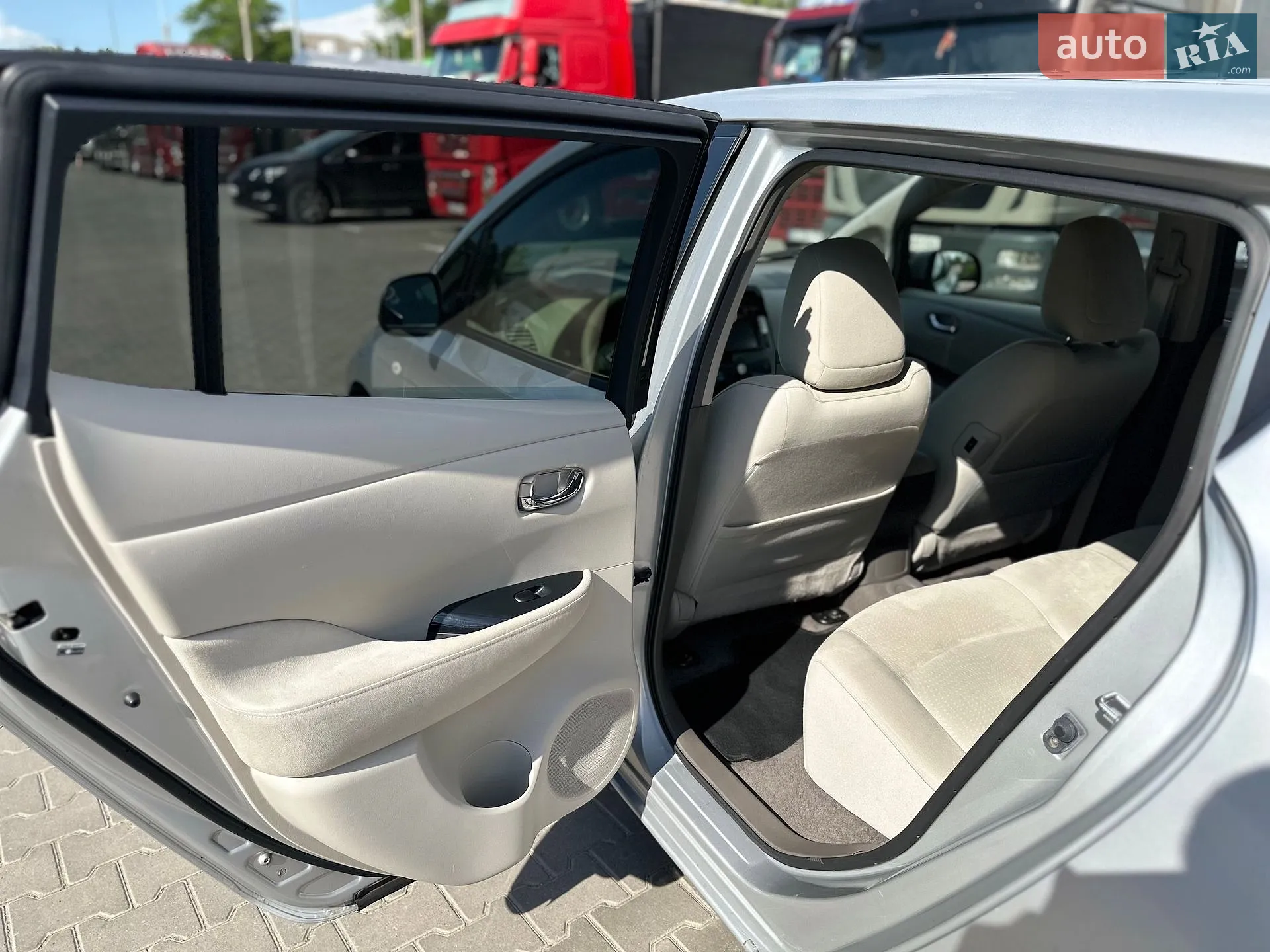 2012 Nissan Leaf - мініатюра 13