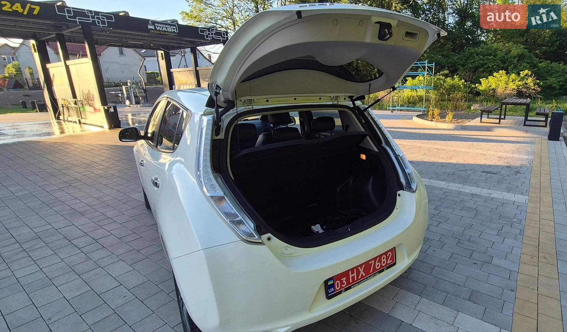 2015 Nissan Leaf - мініатюра 18