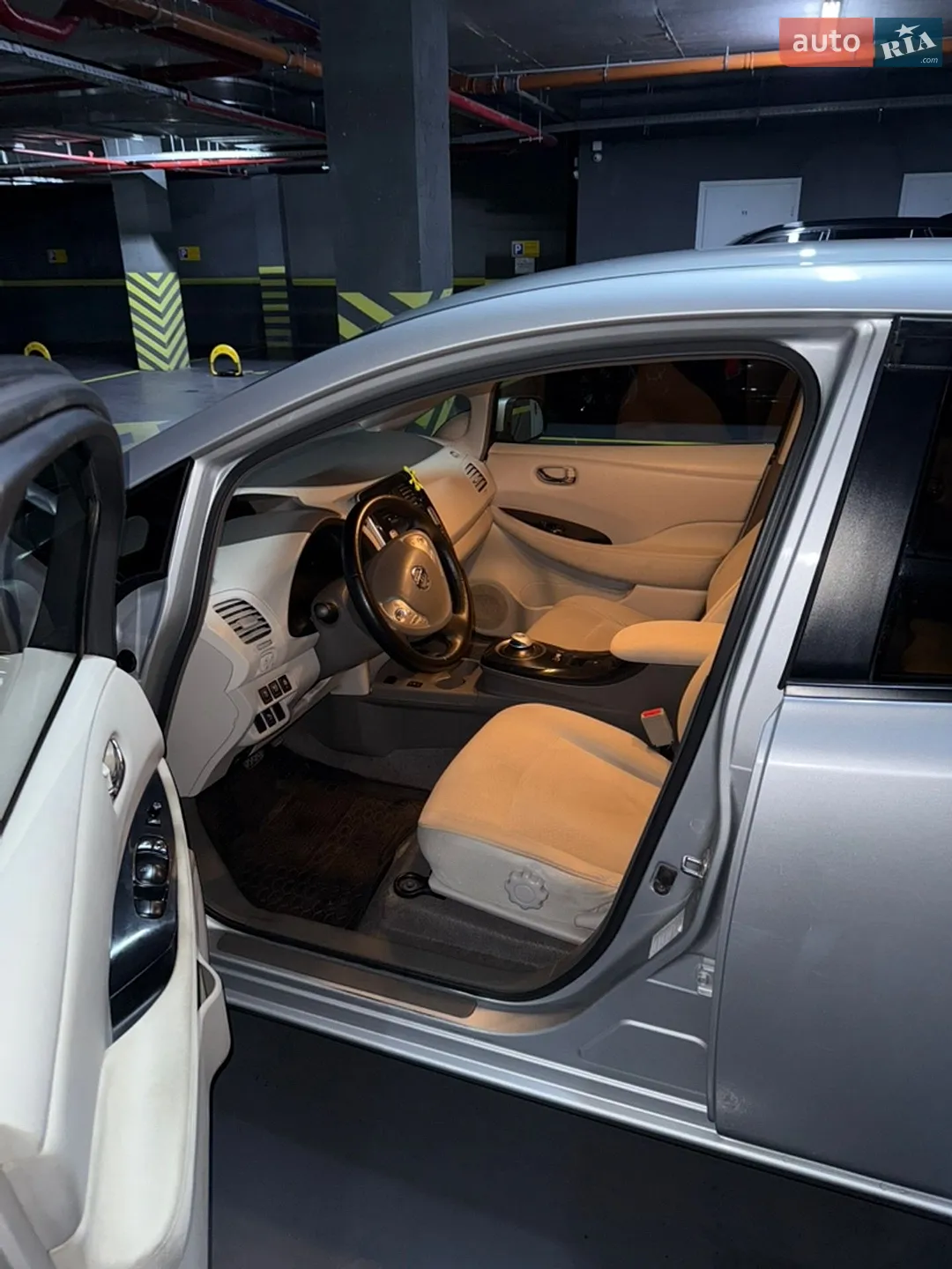 2011 Nissan Leaf - мініатюра 14