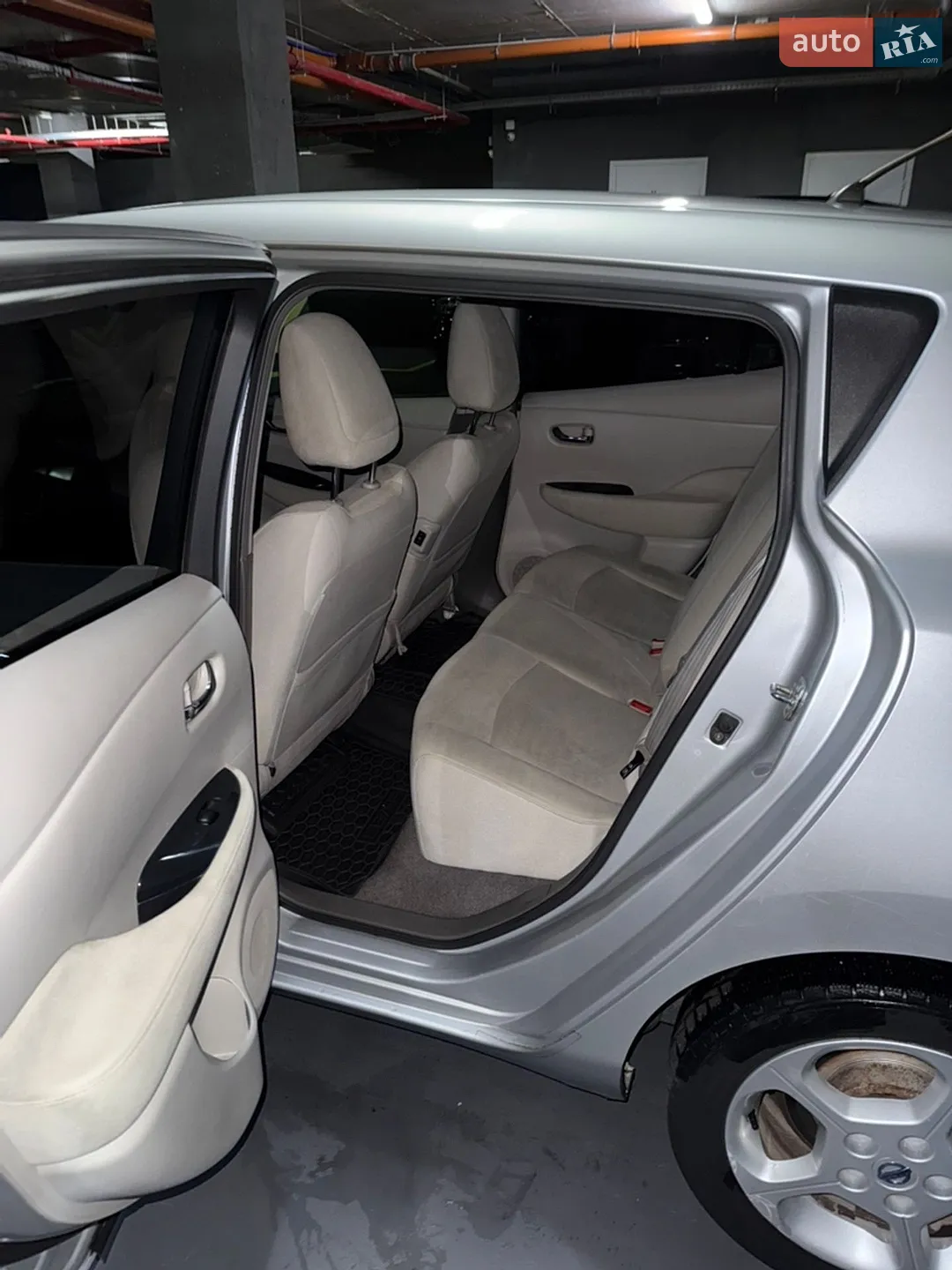 2011 Nissan Leaf - мініатюра 19