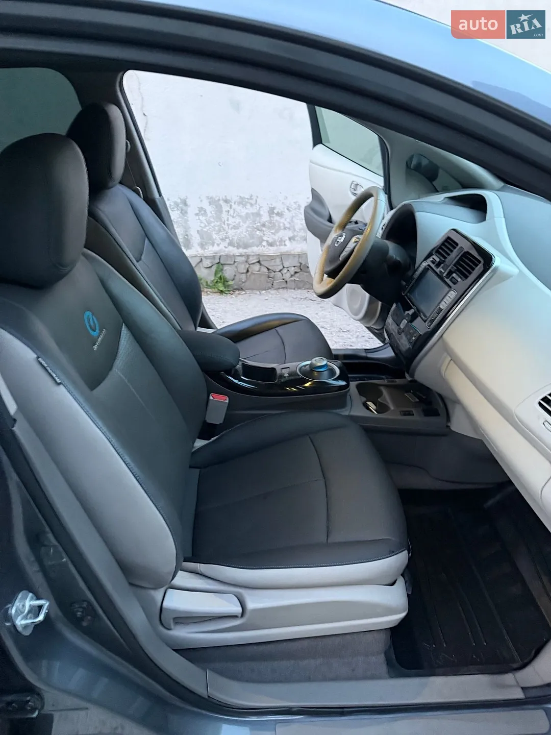 2015 Nissan Leaf - мініатюра 11