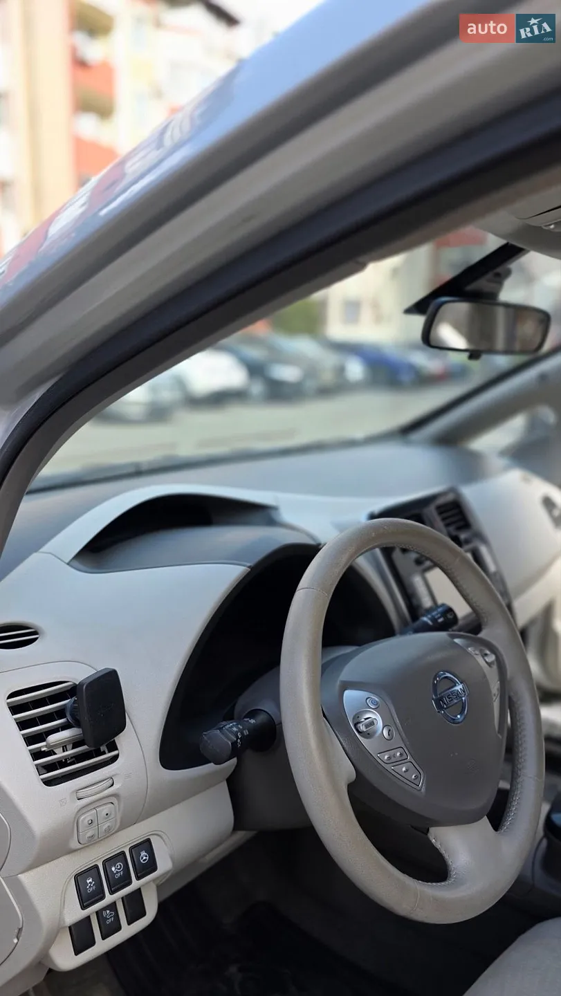 2012 Nissan Leaf - мініатюра 12