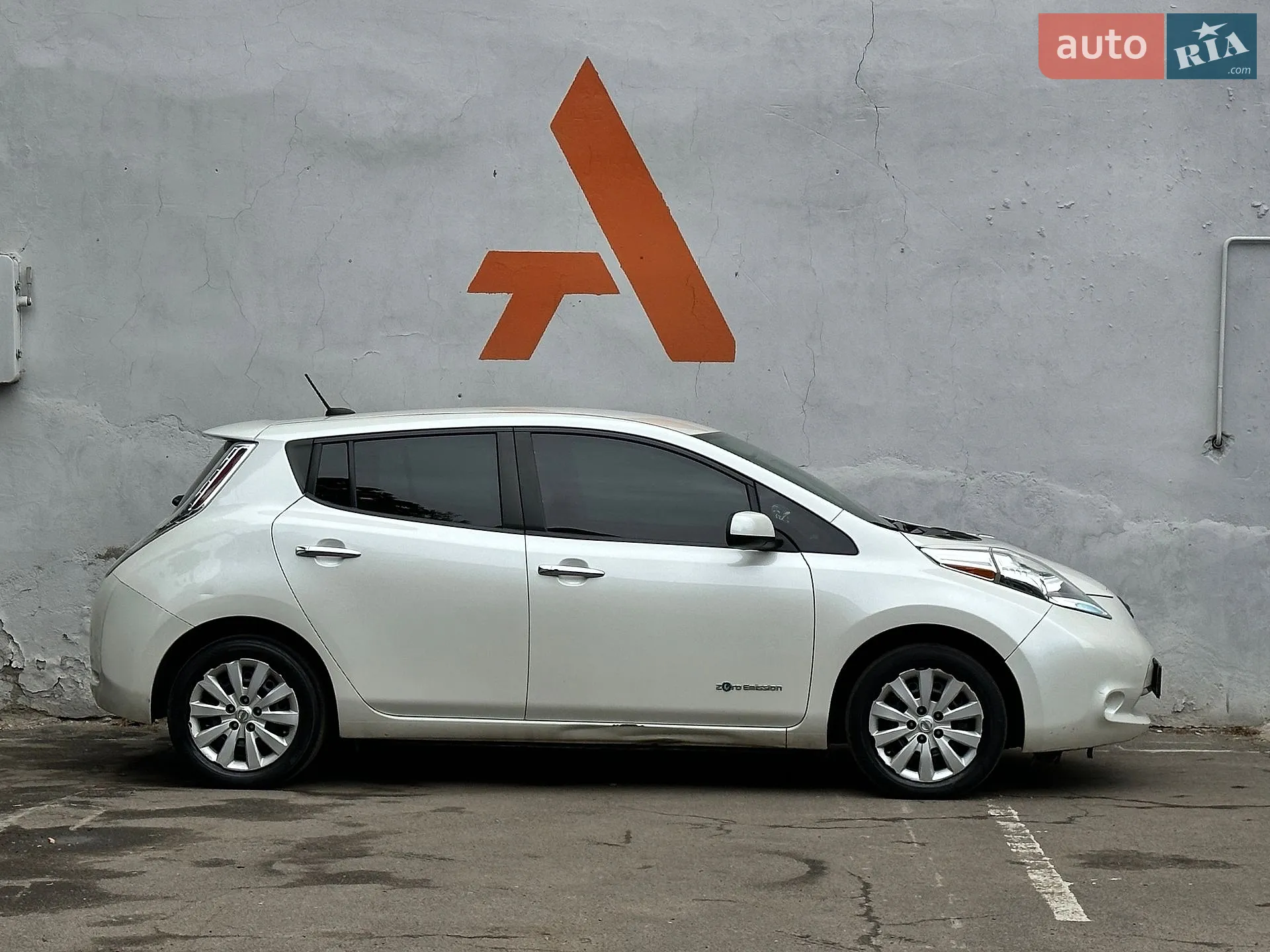 2017 Nissan Leaf - мініатюра 13