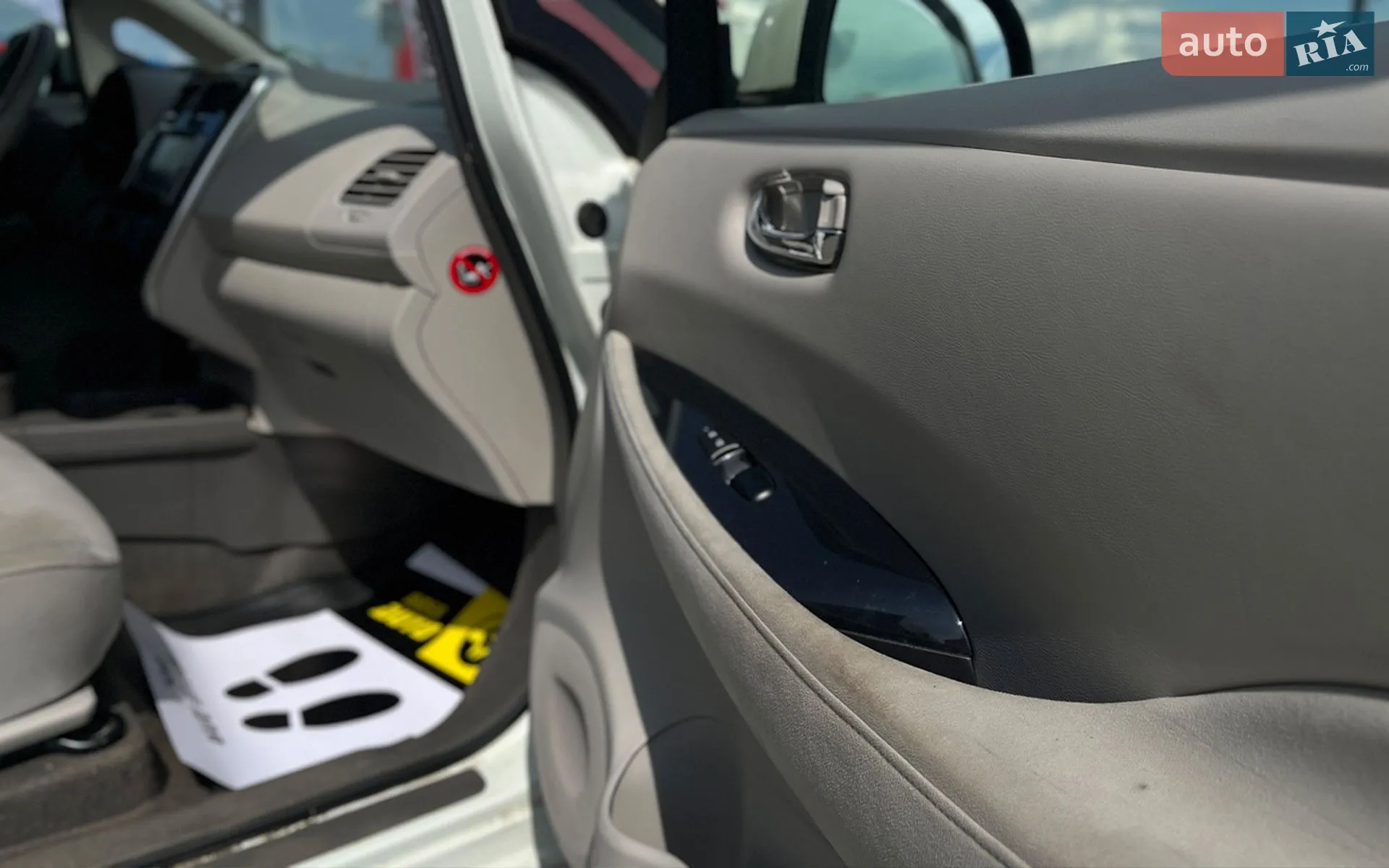 2012 Nissan Leaf - мініатюра 23