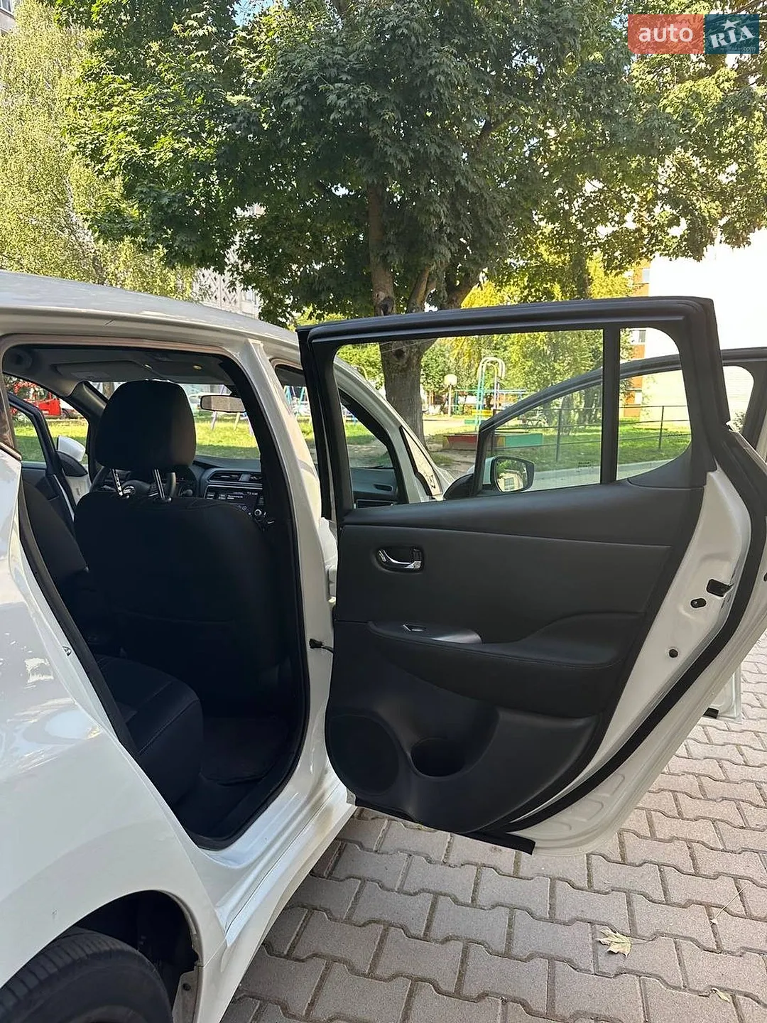 2022 Nissan Leaf - мініатюра 10