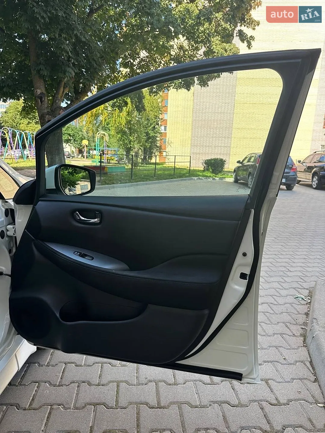 2022 Nissan Leaf - мініатюра 11
