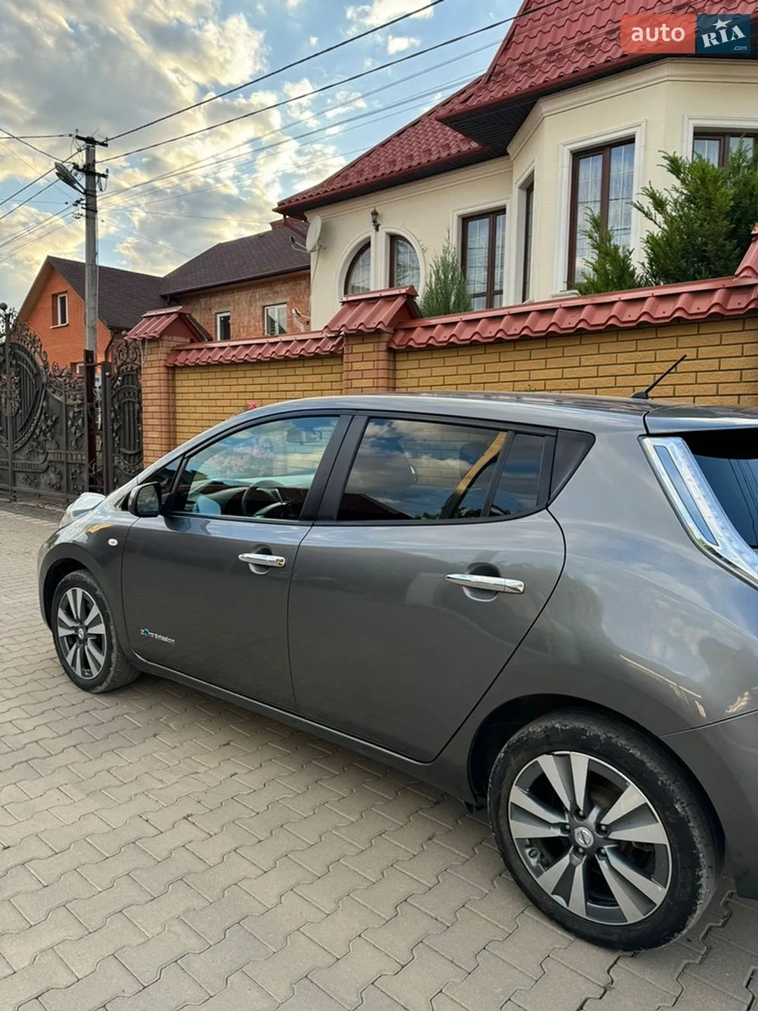 2015 Nissan Leaf - мініатюра 2
